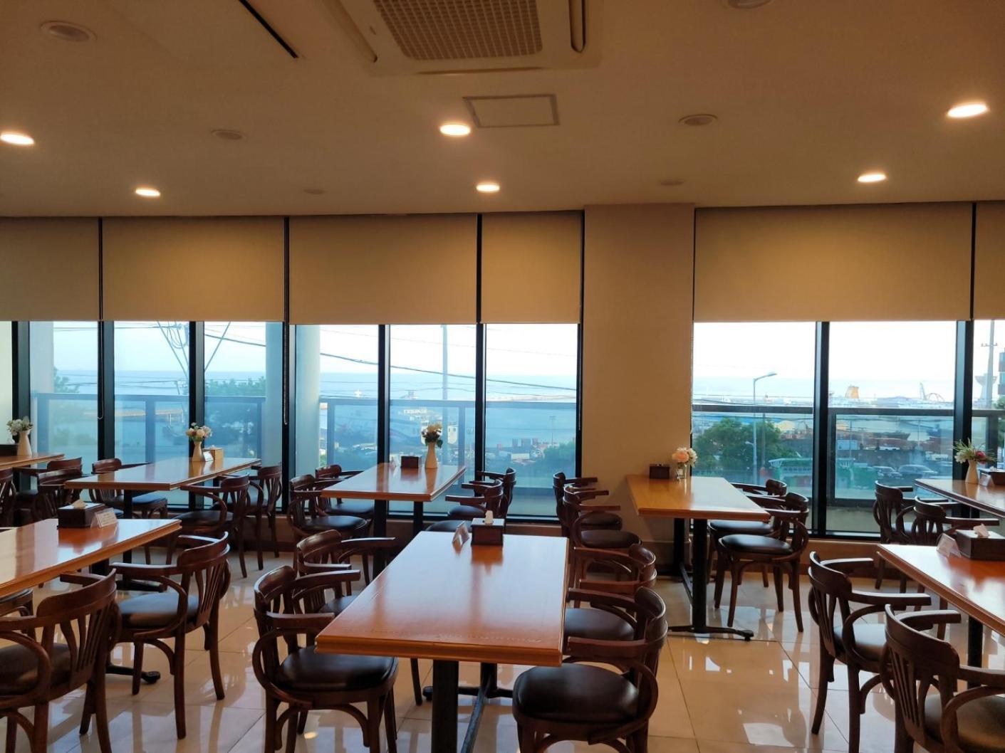 Sims Hotel Jeju Esterno foto